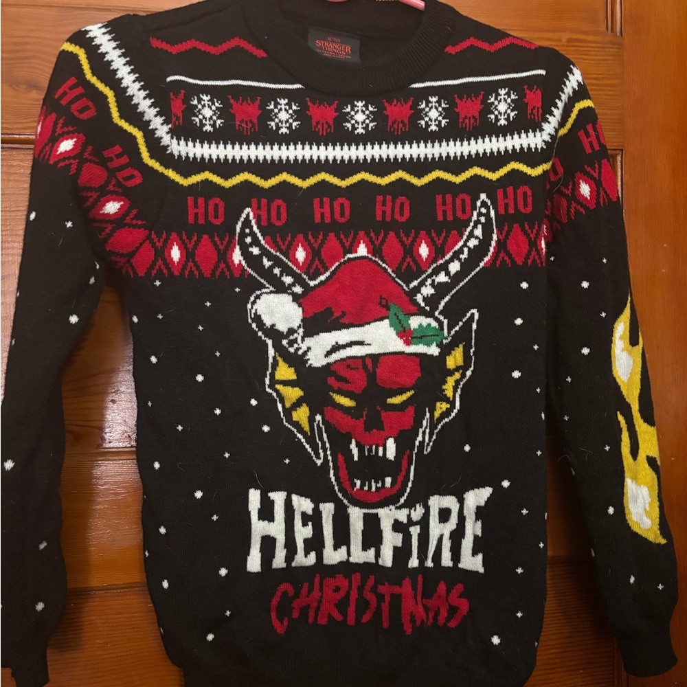 Stranger Things Netflix Hellfire Club Sweater & T-Shirt Lot